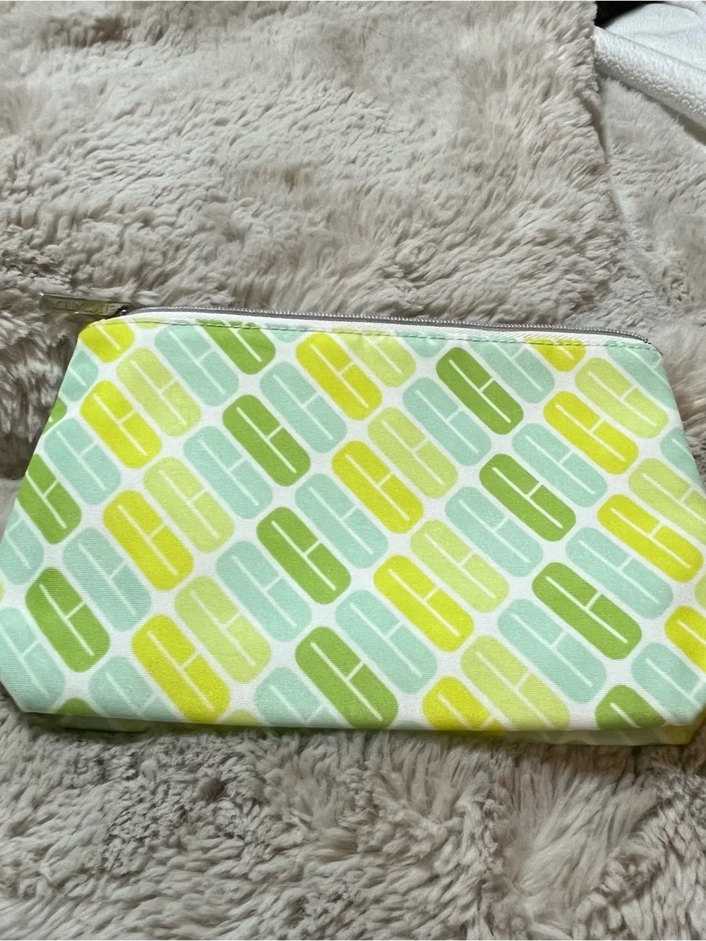 Clinique Geometric Cosmetic Pouch in Yellow, Mint & Lime 02-19